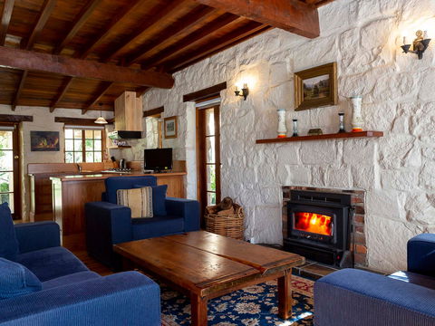 The Stone Cottage Beechworth - Grafton Accommodation 2