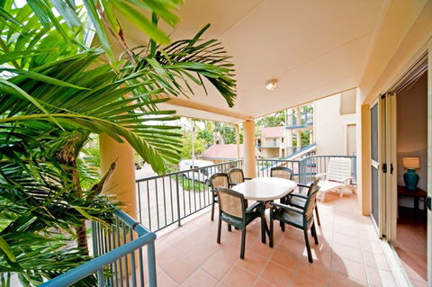 At Beach Court Holiday Villas - Grafton Accommodation 1