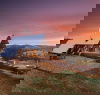 Kimo Estate - Grafton Accommodation