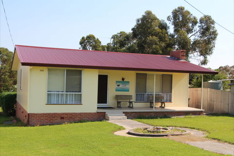 Lady Barron Cottage - Grafton Accommodation 0