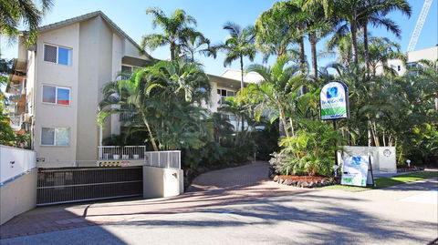 Mari Court Resort - Grafton Accommodation 1