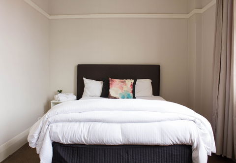 Annandale Hotel - Grafton Accommodation 1