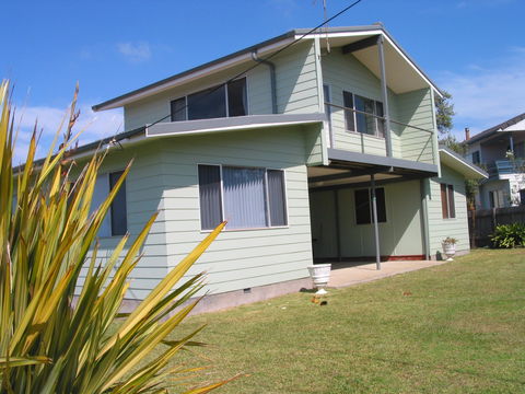 Berrara Cove Beach House - Grafton Accommodation 2