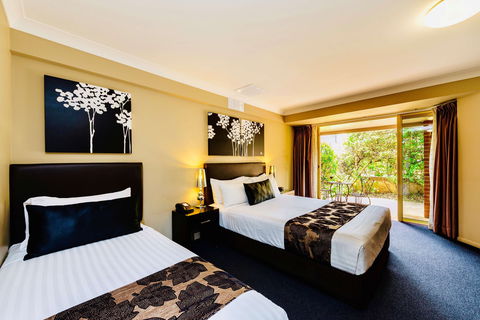 Best Western PLUS Ambassador On Ruthven - Grafton Accommodation 1