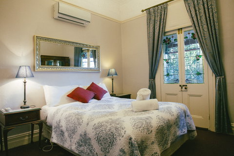 Glenella Guesthouse - Grafton Accommodation 0