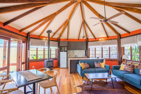 The African Village - By Clouds - Grafton Accommodation 1