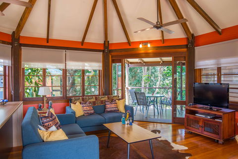 The African Village - By Clouds - Grafton Accommodation 2
