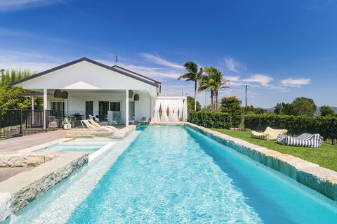 Villa St Helena - Grafton Accommodation 0