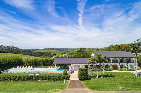 Villa St Helena - Grafton Accommodation 2