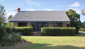 Tranquil Vale Vineyard - Grafton Accommodation 1