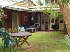 Artist Studio Cottage - Grafton Accommodation 2