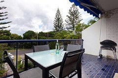 A Bay Breeze - Grafton Accommodation 1