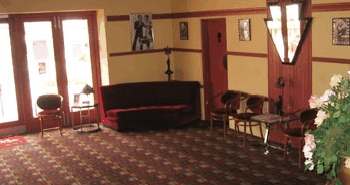 Cygnet Como Cinema - Grafton Accommodation 2