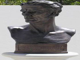 Adam Lindsay Gordon Bronze Bust - Grafton Accommodation 0