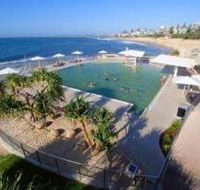 Kings Beach - Beachfront Salt Water Pool - Grafton Accommodation
