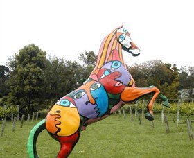 Prancing Horse Estate - Grafton Accommodation 0