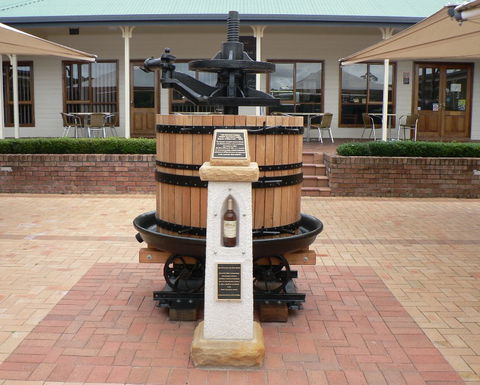 Best Tour - Grafton Accommodation 1