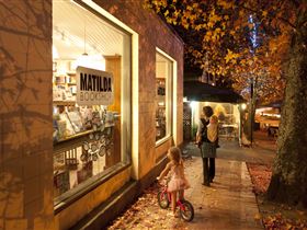 Matilda Bookshop - Grafton Accommodation 2