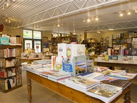 Matilda Bookshop - Grafton Accommodation 3