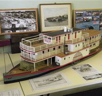 Wentworth Model Paddlesteamer Display - Grafton Accommodation