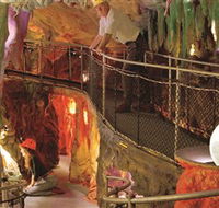 The Crystal Caves - Grafton Accommodation