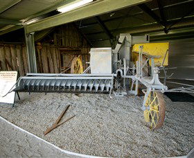 Headlie Taylor Header And Blacksmiths Shop - Grafton Accommodation 1