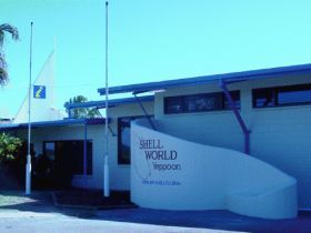 Shell World Yeppoon - Grafton Accommodation 0