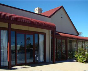 Ben Roberts Cafe And Gallery - Grafton Accommodation 2