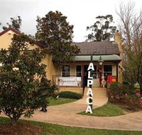 Australian Alpaca Barn - Hunter Valley Gardens - Grafton Accommodation
