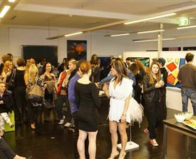 Bondi Art Lounge - Grafton Accommodation 0