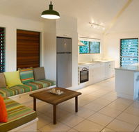The Retreat Beach Houses - Grafton Accommodation