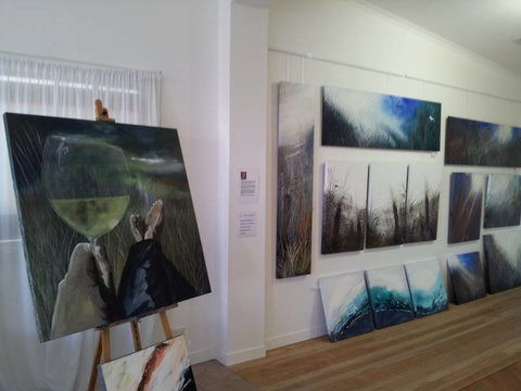 Greg Stevenson Art - Grafton Accommodation 0