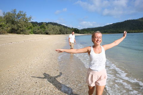 1-Night Whitsundays Tour By Catamaran With Paradise Cove Resort From Airlie Beach - Grafton Accommodation 0
