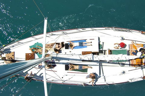 2-Day Whitsundays Sailing Adventure: Waltzing Matilda - Grafton Accommodation 1