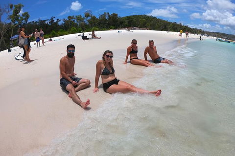 Whitehaven Beach Day Tour With Snorkel In Whitsundays Island - Grafton Accommodation 19