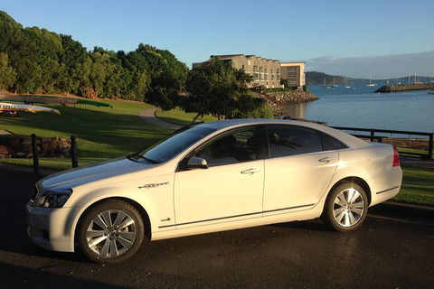 Limo From Proserpine Airport To Airlie Beach - Grafton Accommodation 0