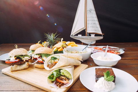 Broomstick Whitsundays Maxi Sailing (2 Days, 2 Nights) - Half A Double Bed - Grafton Accommodation 1
