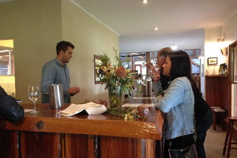 Hunter Valley Private Tour Including Wine, Chocolate, Cheese, Vodka, Gin Tasting - Grafton Accommodation 19