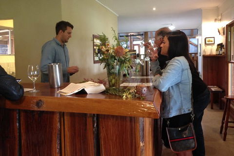 Hunter Valley Private Tour Including Wine, Chocolate, Cheese, Vodka, Gin Tasting - Grafton Accommodation 11