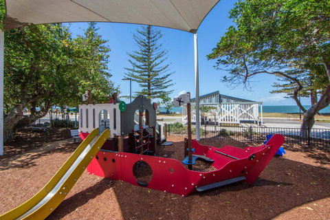 Scarborough Beach Park - Grafton Accommodation 2