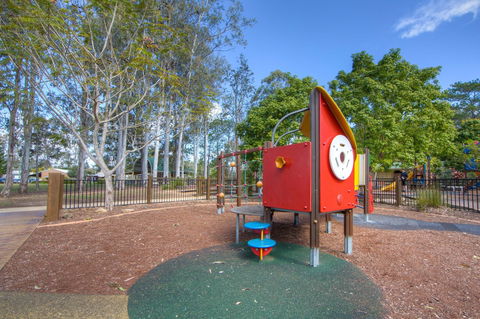 John Scott Park - Grafton Accommodation 2