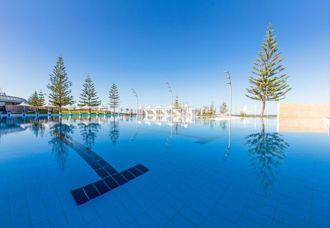 Scarborough Beach Pool - Grafton Accommodation 0