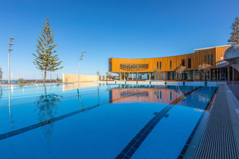 Scarborough Beach Pool - Grafton Accommodation 1