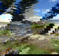 Frenchman's Rock - Grafton Accommodation