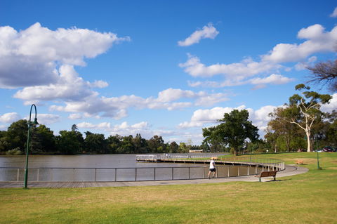 Lake Weeroona - Grafton Accommodation 2