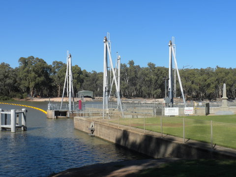 Lock 10 And Weir - Grafton Accommodation 0