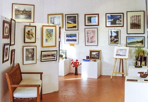 Lovett Gallery Cygnet - Grafton Accommodation 1