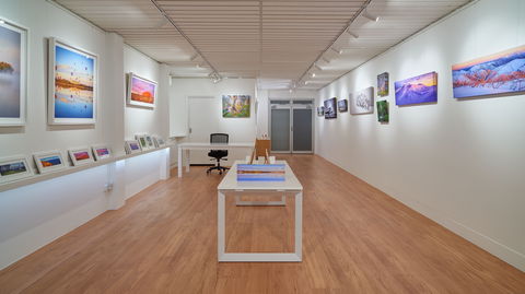 Scott Leggo Gallery - Grafton Accommodation 1