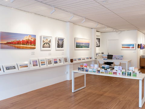 Scott Leggo Gallery - Grafton Accommodation 2