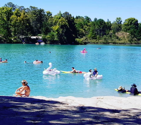 Black Diamond Lake - Grafton Accommodation 0